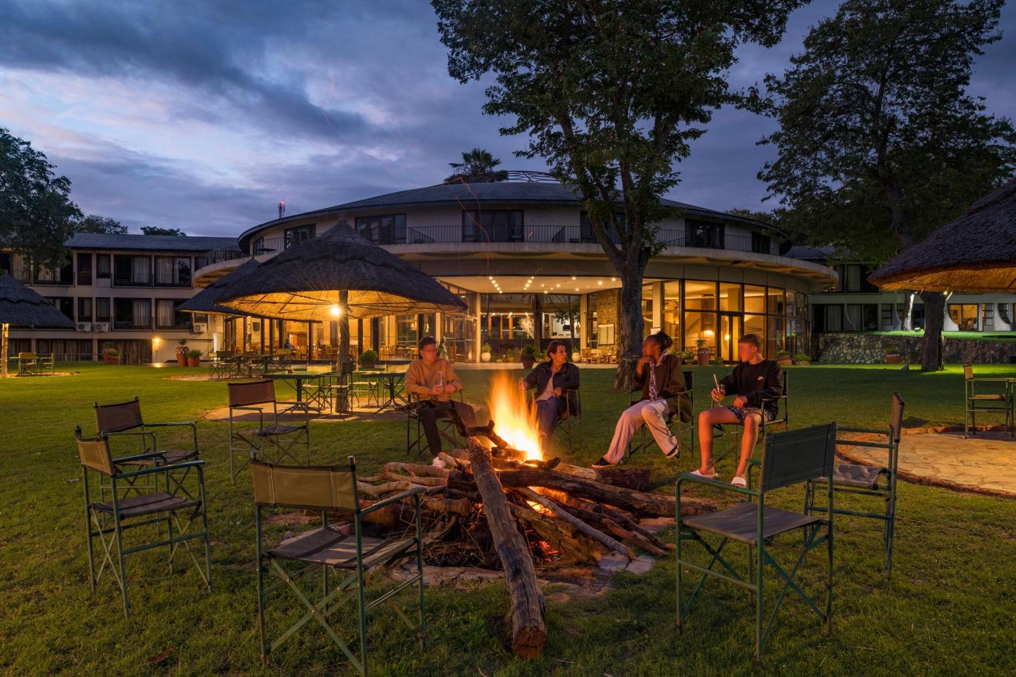 Hwange Safari Lodge Dete Екстер'єр фото